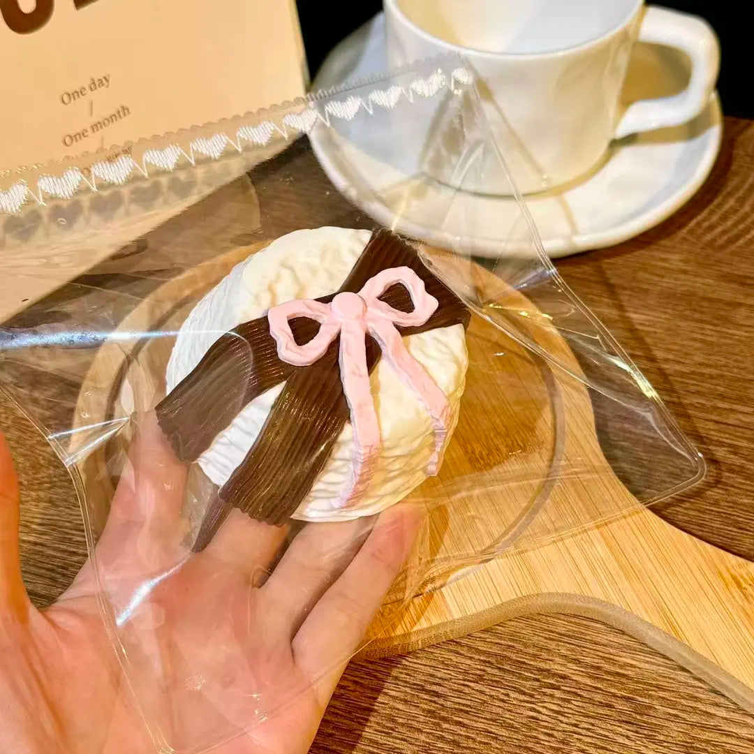 Chocolate Bow Cake Taba Squishy — One Style detail 3