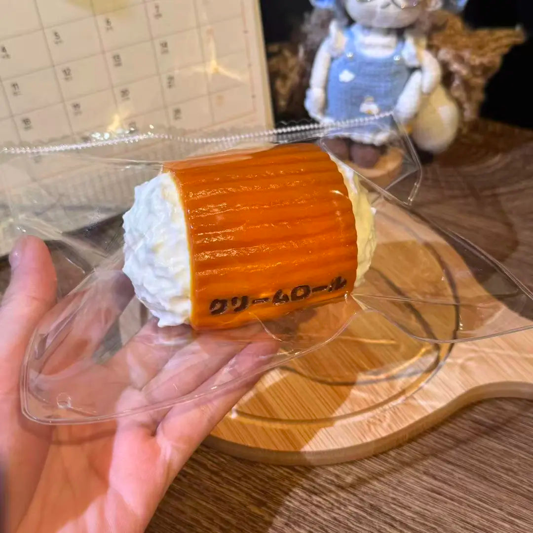 Cream Roll Taba Squishy — One Style detail 3