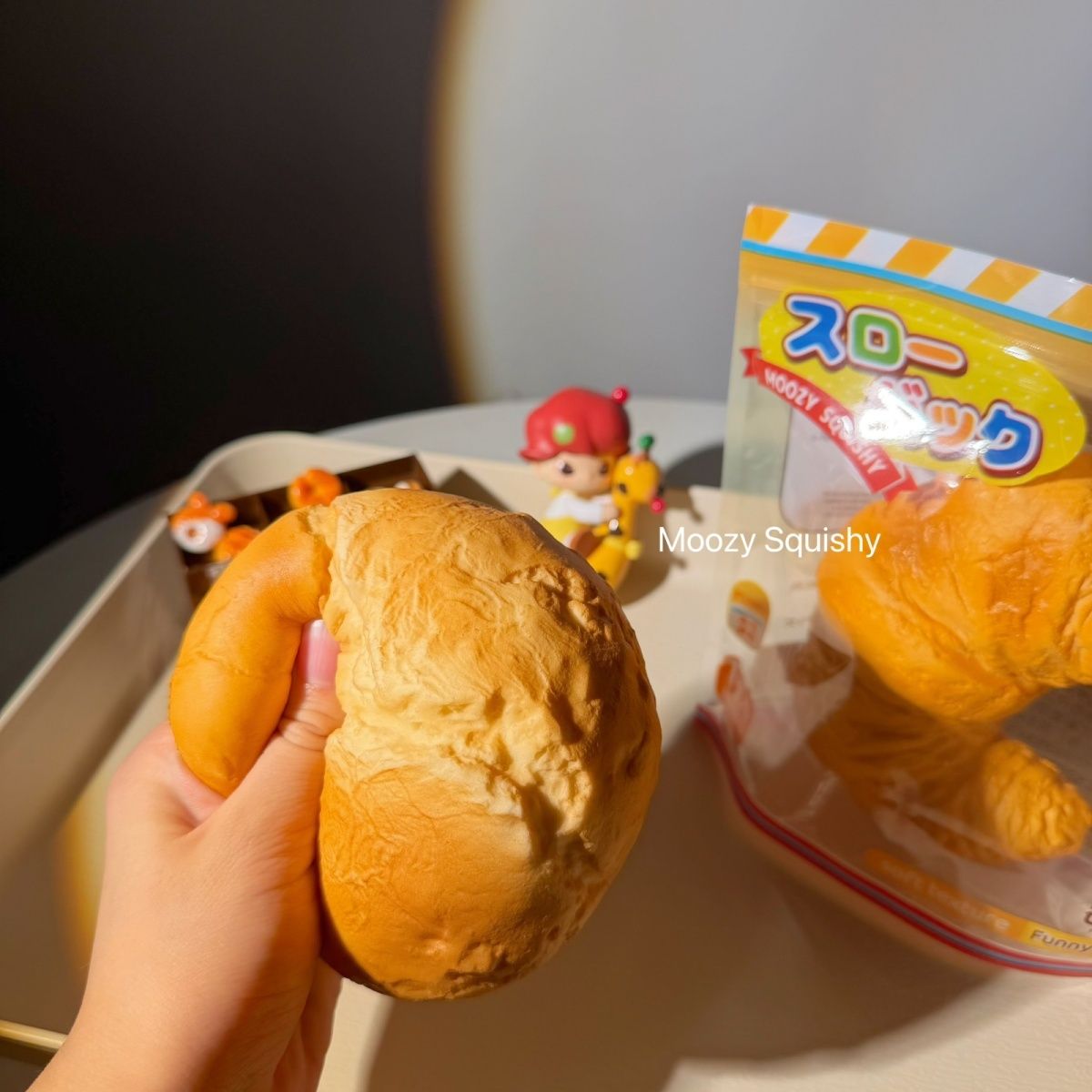 Croissant Squishy — supplier original 2