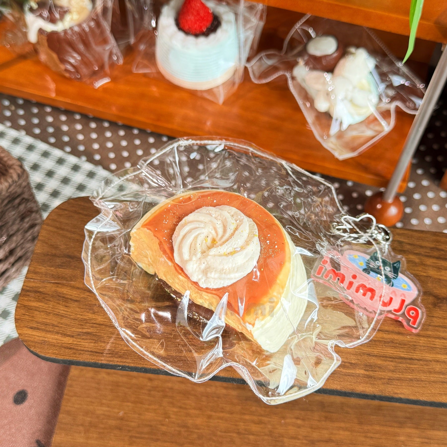 Cream Cheese Chocolate Lava Bun product view 4 - Plumimi
