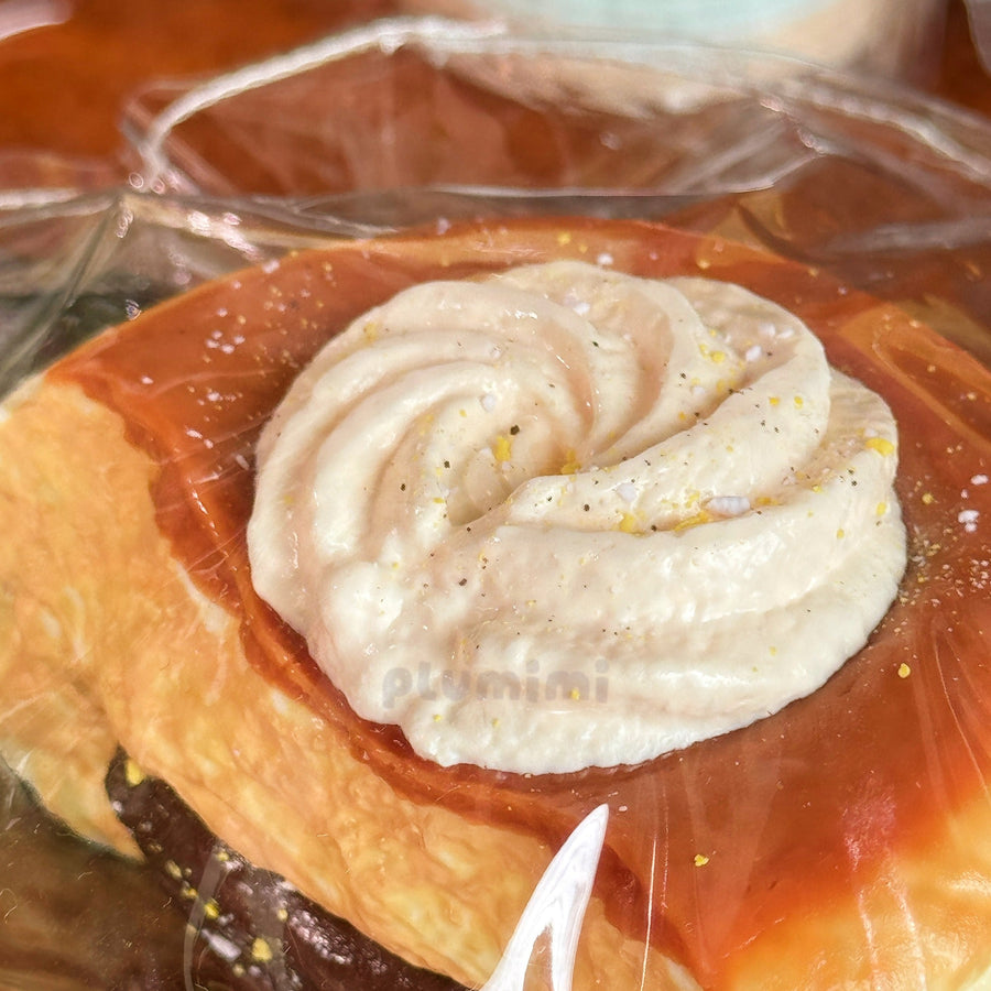 Cream Cheese Chocolate Lava Bun product view 5 - Plumimi