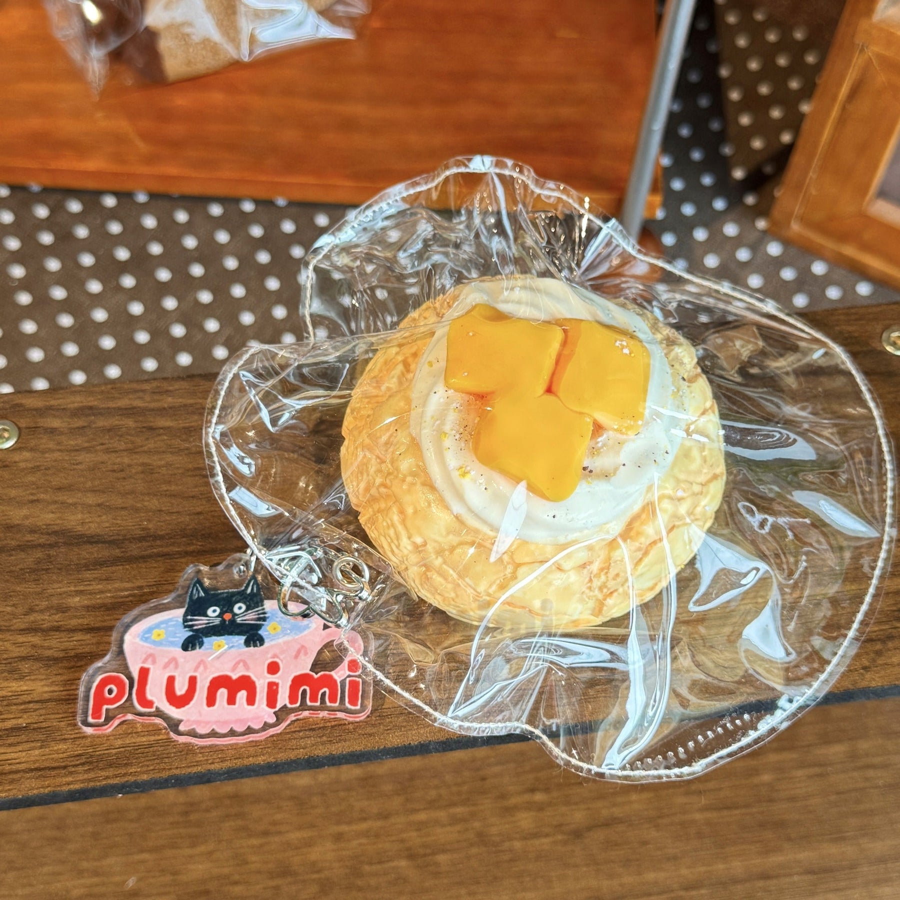 Mango Cream Pineapple Bun product view 3 - Plumimi