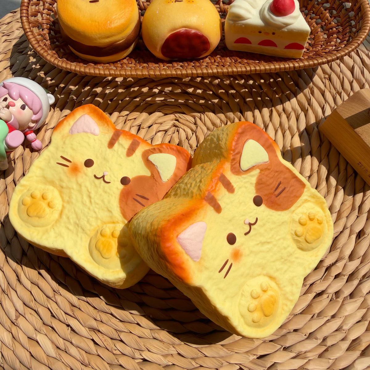 Hungry Cat Toast — product view 3