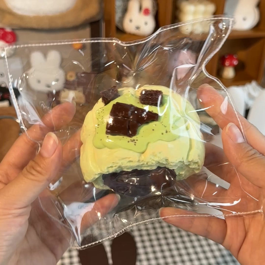 Matcha Choco Lava Bun product video - Plumimi