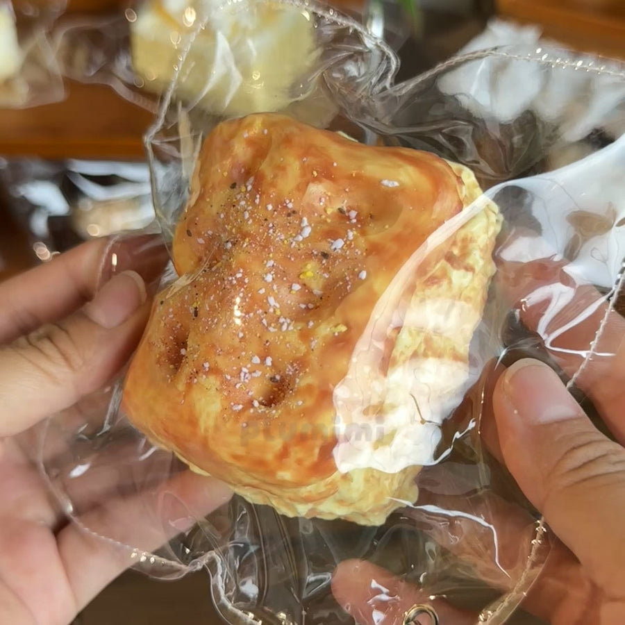 Cheesy Biscuit Toast product video - Plumimi